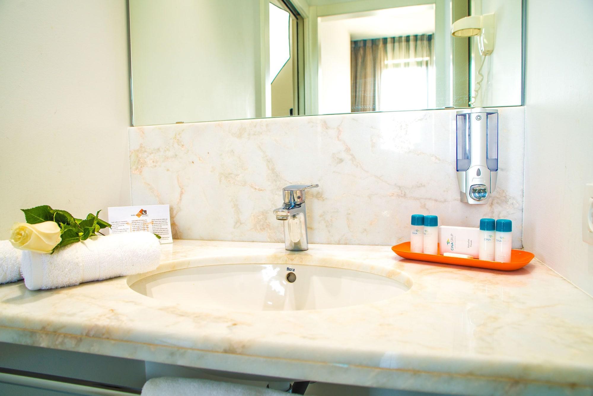โอนา ลีฟวิง บาร์เซโลนา Aparthotel โอสปิตาเล็ต เดอ โยเบรกัต ภายนอก รูปภาพ