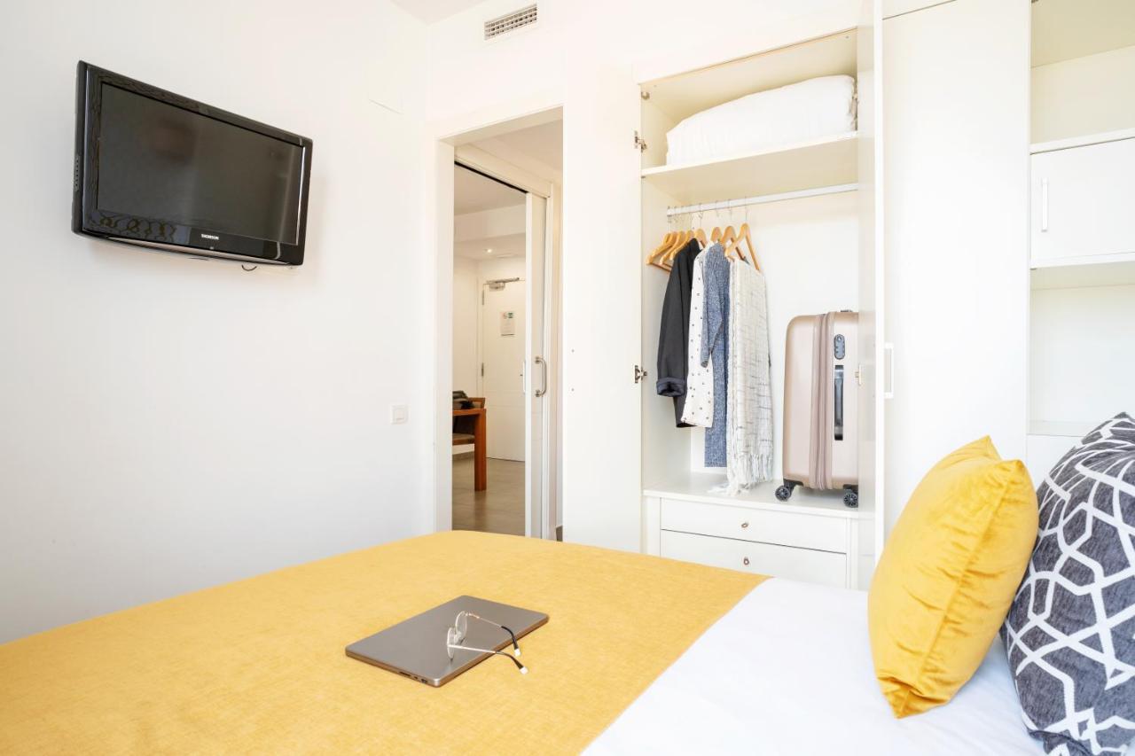 โอนา ลีฟวิง บาร์เซโลนา Aparthotel โอสปิตาเล็ต เดอ โยเบรกัต ภายนอก รูปภาพ