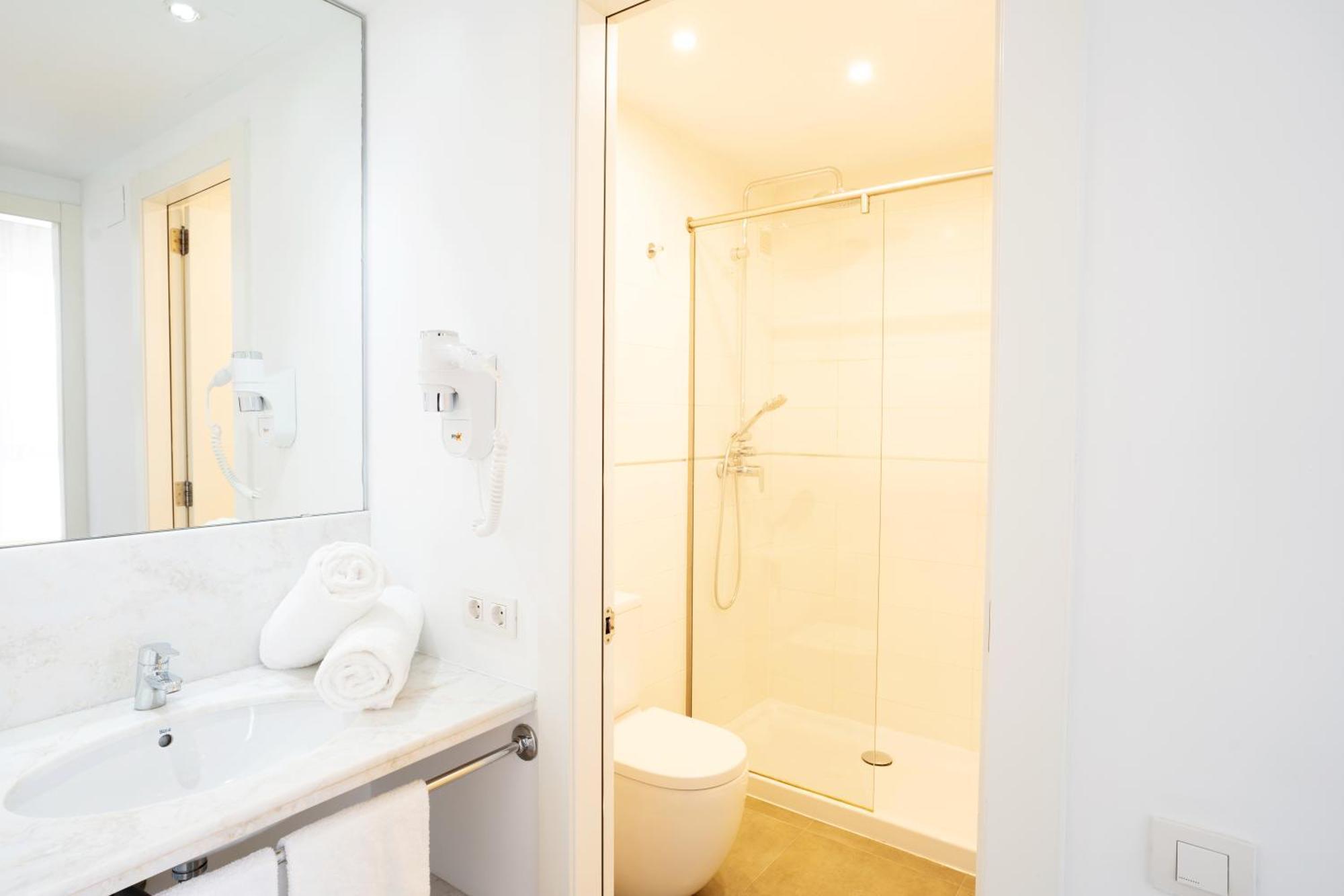 โอนา ลีฟวิง บาร์เซโลนา Aparthotel โอสปิตาเล็ต เดอ โยเบรกัต ภายนอก รูปภาพ
